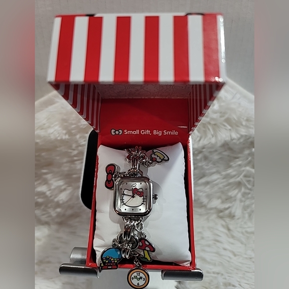 Hello Kitty Charm Bracelet Watch, Analog. Brand New Hanging Charms HTF - Picture 4 of 6